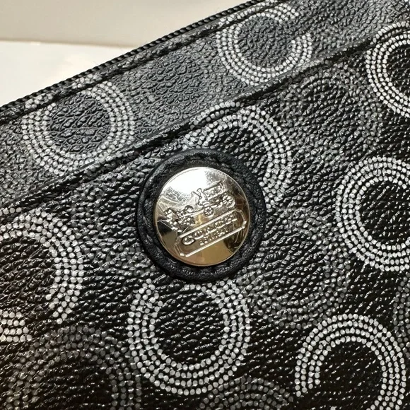 Coach Coated Canvas Wristlet – Dotted Signature – Excellent Condition - Picture 5 of 8